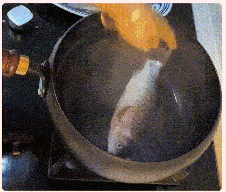 Uncoated Cast Iron Pan – no chemicals, no peeling coating